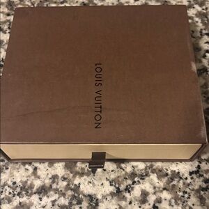 Authentic Empty LOUIS VUITTON BOX
Drawer-Style Gift Box Accessories Gift Box